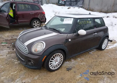 2013 Mini Hardtop Cooper z USA, uszkodzony, nr VIN WMWSU3C51DT371451